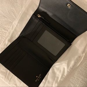 Kate Spade ♠️ Tri Fold Medium Wallet